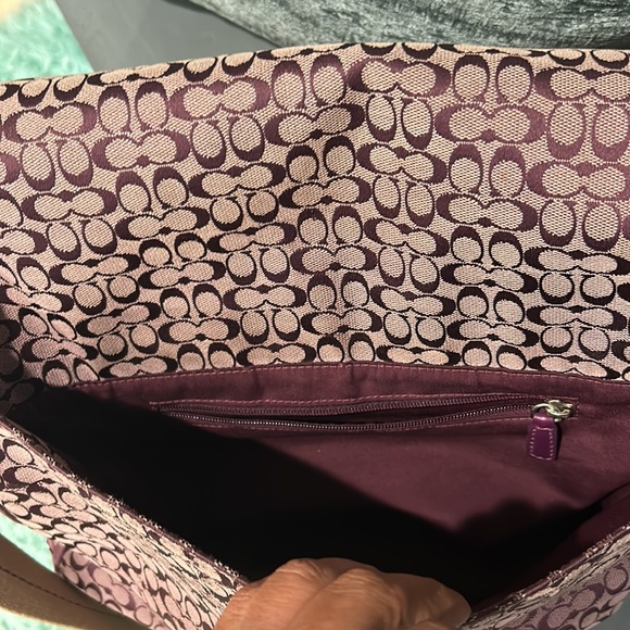 Coach - Picture 4 of 5